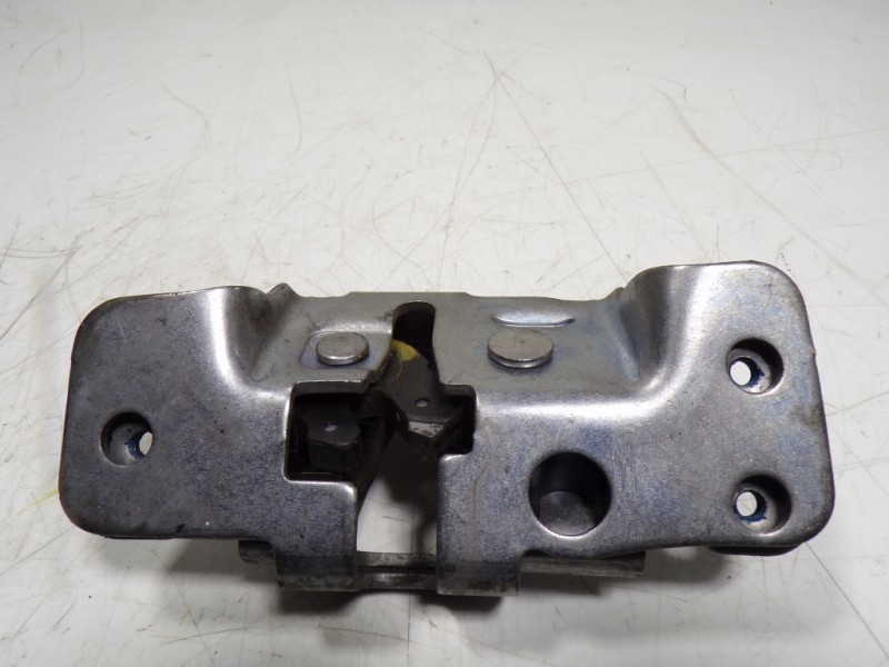 Recambio de cerradura puerta trasera derecha para lancia voyager (404) platinum referencia OEM IAM K05109544AC 020332 