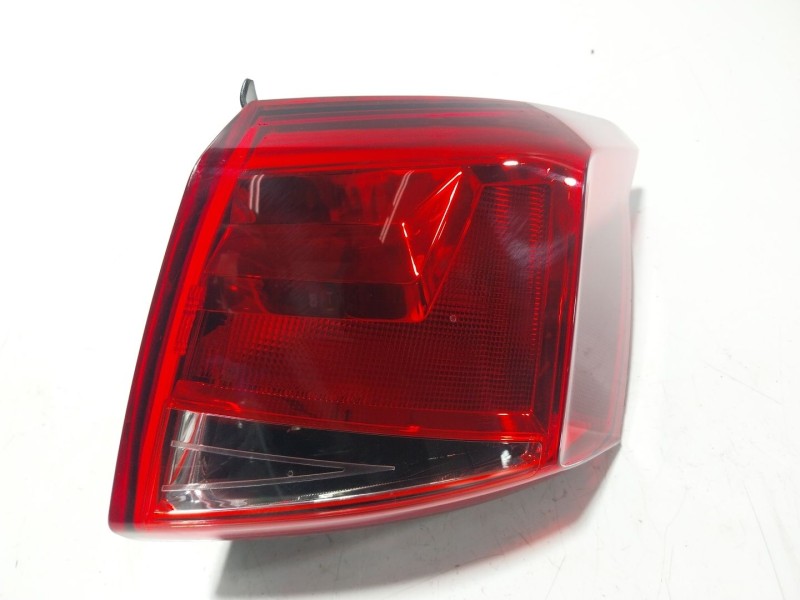 Recambio de piloto trasero derecho para seat arona (kj7, kjp) 1.0 tsi referencia OEM IAM  6F9945096 