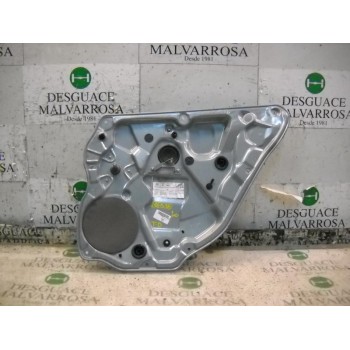 ELEVALUNAS TRASERO DERECHO 