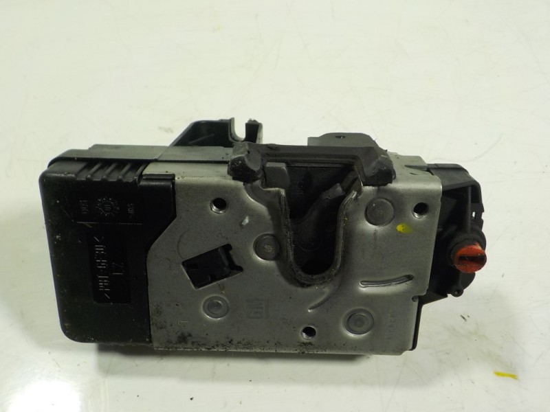 Recambio de cerradura puerta trasera izquierda para opel corsa c 1.4 16v referencia OEM IAM  24414138 