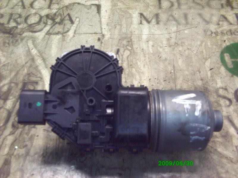 Recambio de motor limpia delantero para mazda 3 berlina (bk) 1.6 crdt active+ referencia OEM IAM   