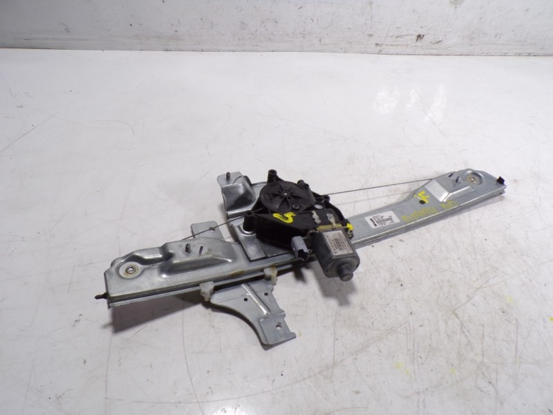 Recambio de elevalunas delantero derecho para peugeot 208 1.6 blue-hdi fap referencia OEM IAM 9673154380 9674254380 0130822702