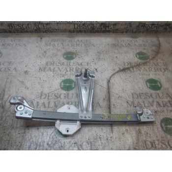 ELEVALUNAS TRASERO DERECHO 827202131R 