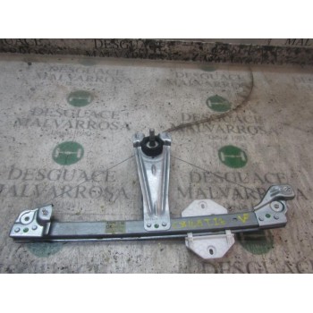 ELEVALUNAS TRASERO IZQUIERDO 827217198R 