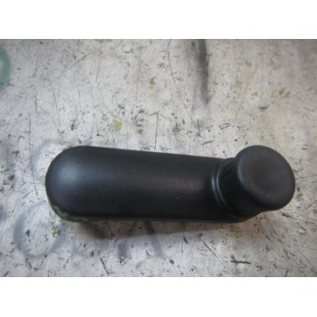 MANETA ELEVALUNAS TRASERA DERECHA 8200673745 