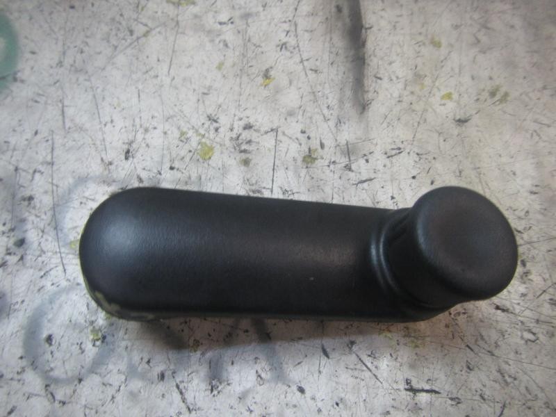 Recambio de maneta elevalunas trasera derecha para dacia logan ambiance referencia OEM IAM 8200673745  