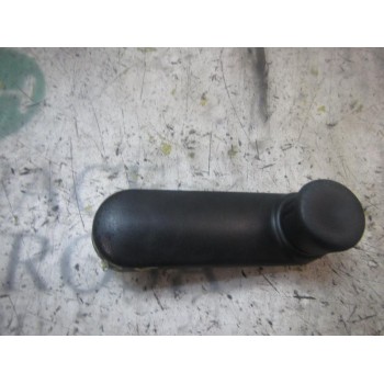 MANETA ELEVALUNAS TRASERA IZQUIERDA 8200673745 