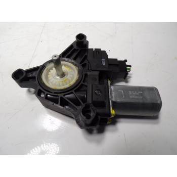 MOTOR ELEVALUNAS TRASERO DERECHO A2139060602 A2139060602 