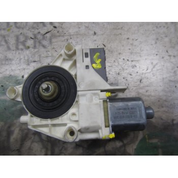 MOTOR ELEVALUNAS TRASERO DERECHO 