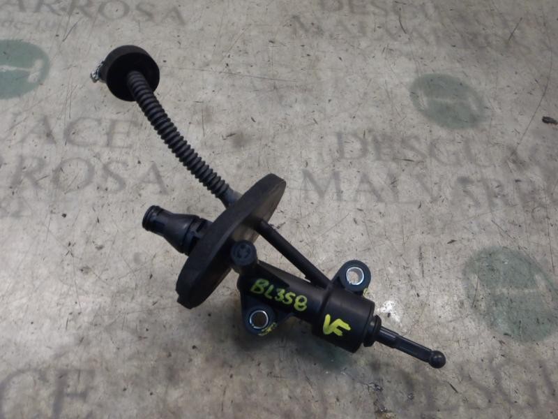 Recambio de bomba embrague para fiat linea (110) emotion referencia OEM IAM 55190993  