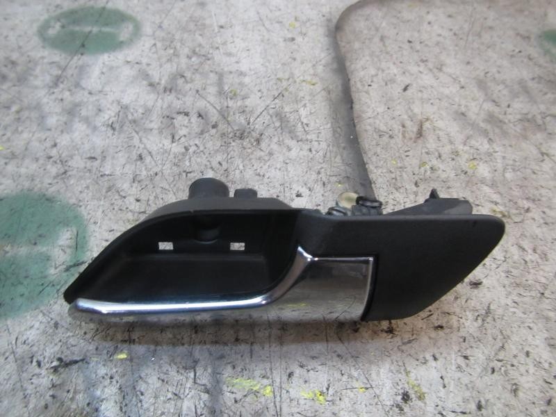 Recambio de maneta interior trasera derecha para opel zafira b 1.9 cdti referencia OEM IAM   