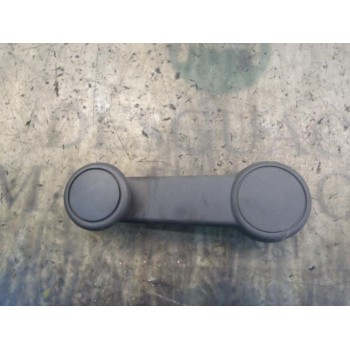 MANETA ELEVALUNAS TRASERA DERECHA 