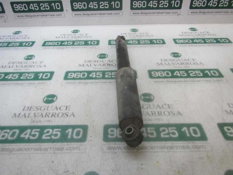 Recambio de amortiguador trasero izquierdo para kia sorento 2.5 crdi cat referencia OEM IAM 553003E021  