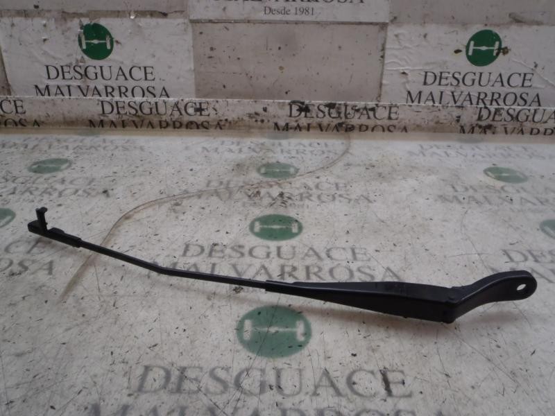 Recambio de brazo limpia delantero izquierdo para peugeot 207 sport referencia OEM IAM   