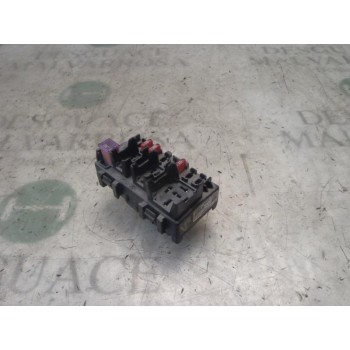 CAJA RELES / FUSIBLES 