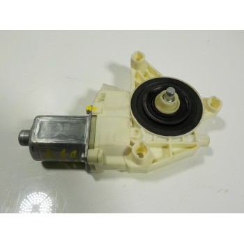 MOTOR ELEVALUNAS DELANTERO DERECHO A4479063600 A4479063600 