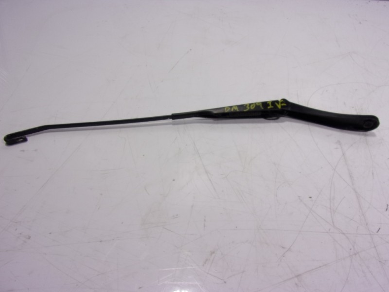 Recambio de brazo limpia delantero izquierdo para dacia duster ambiance 4x2 referencia OEM IAM 288815910R  