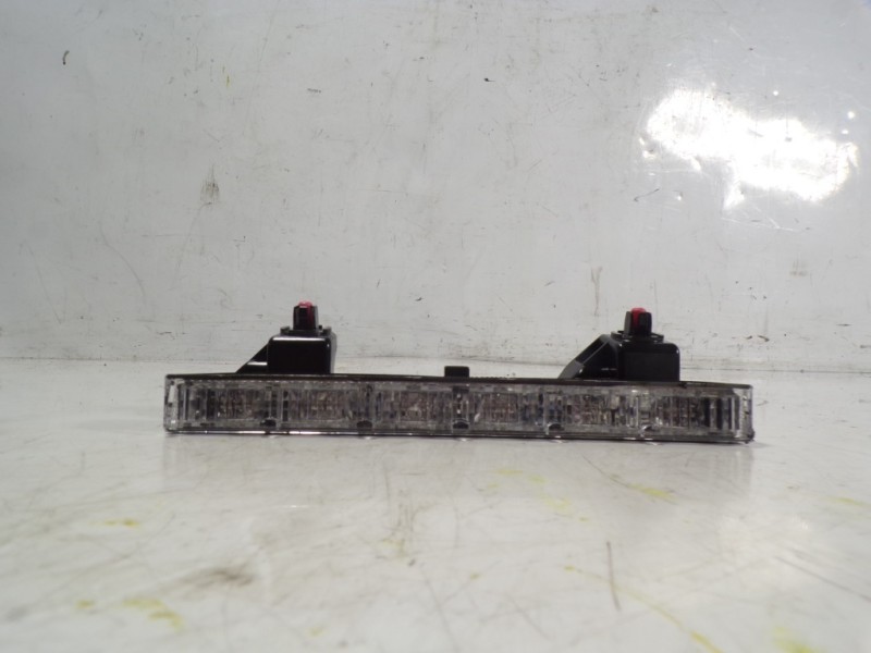 Recambio de piloto trasero central para toyota auris 1.8 16v cat (híbrido) referencia OEM IAM 8157012440  