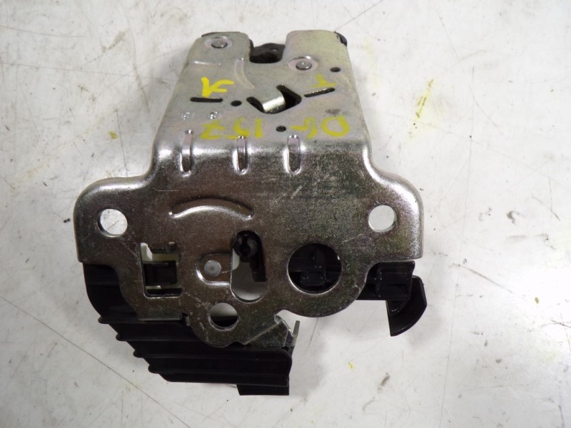 Recambio de cerradura maletero / porton para audi a1 (8x) 1.6 tdi referencia OEM IAM 8R0827505 8R0827505 