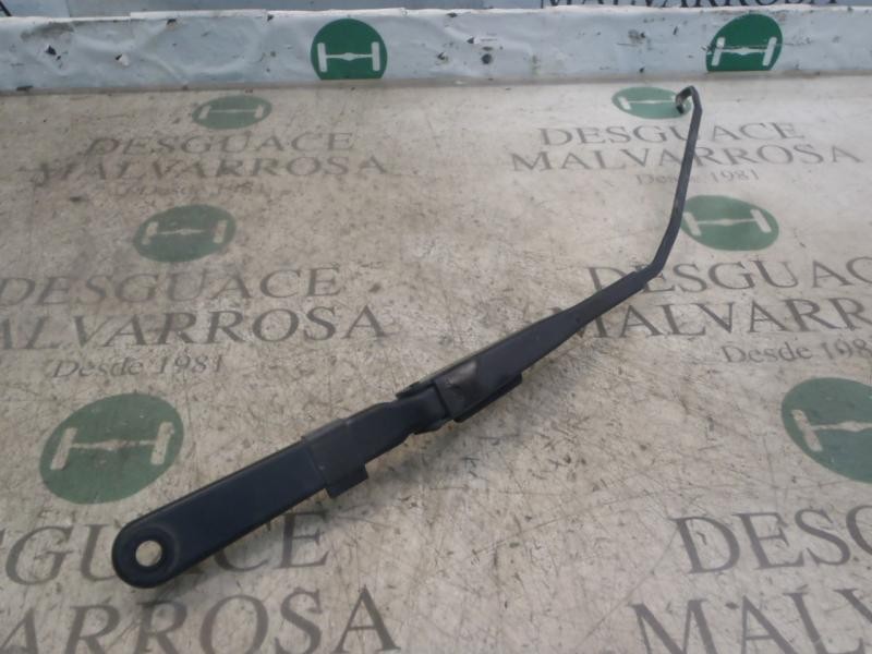 Recambio de brazo limpia delantero derecho para renault mascot 160 65 4x2 referencia OEM IAM   