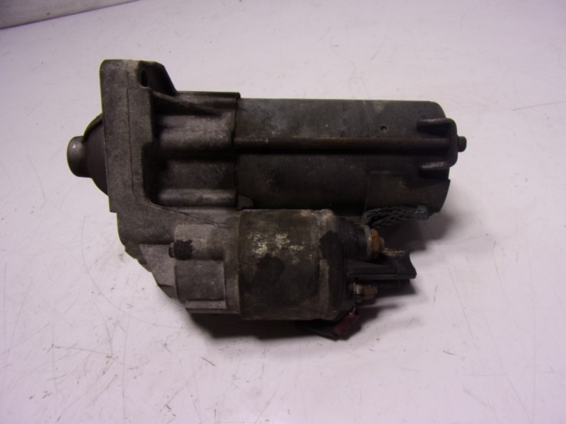 Recambio de motor arranque para dacia duster ambiance 4x2 referencia OEM IAM 233000603R  