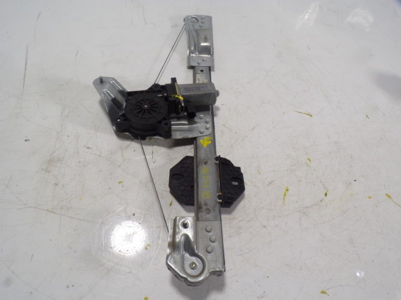 Recambio de elevalunas delantero derecho para dacia sandero 1.2 16v cat referencia OEM IAM 807209299R M13616C00 