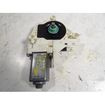 MOTOR ELEVALUNAS DELANTERO DERECHO 8K0959802C 8K0959802C 1101A62113110