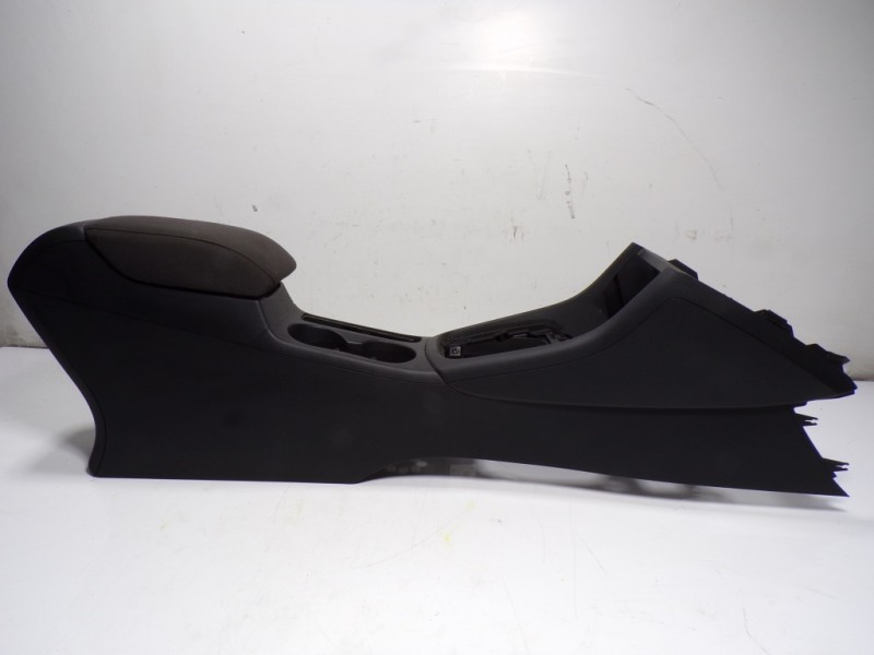 Recambio de apoyabrazos central para audi q3 (8u) 2.0 tdi referencia OEM IAM 8U0864283A6PS 1224078 