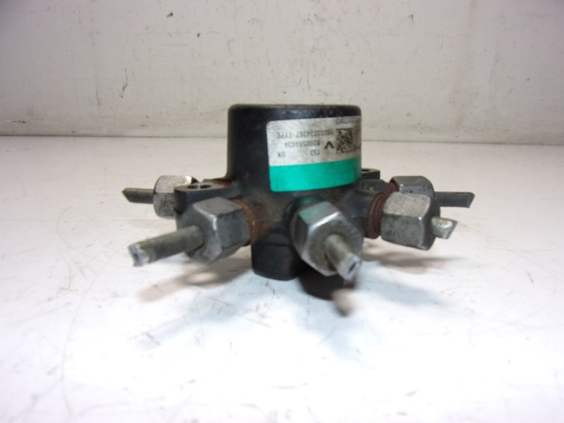 Recambio de rampa inyectora para dacia duster ambiance 4x2 referencia OEM IAM 8200584034 R9144Z070R 