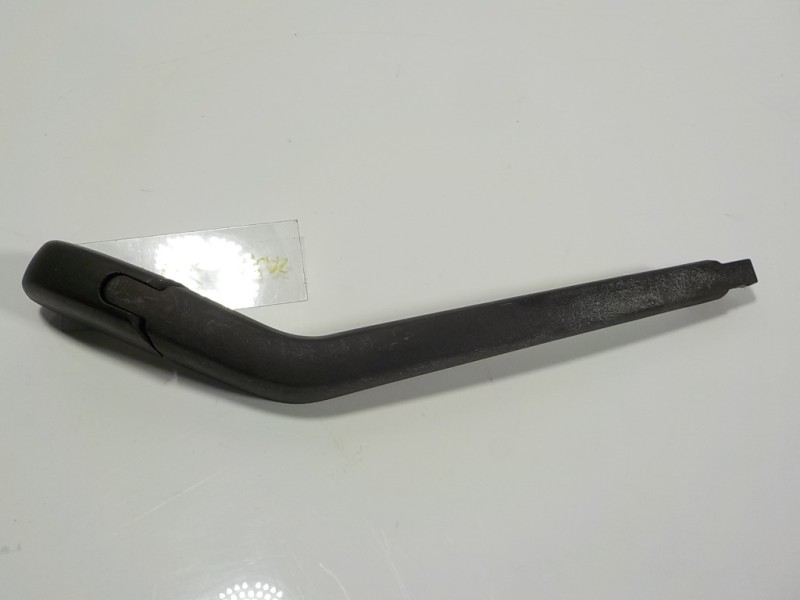 Recambio de brazo limpia trasero para toyota yaris 1.0 cat referencia OEM IAM 852410D060  
