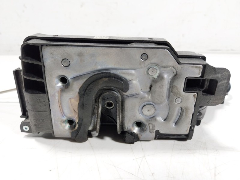 Recambio de cerradura puerta delantera derecha para mercedes-benz vito kasten 2.1 cdi cat referencia OEM IAM A4477200235  