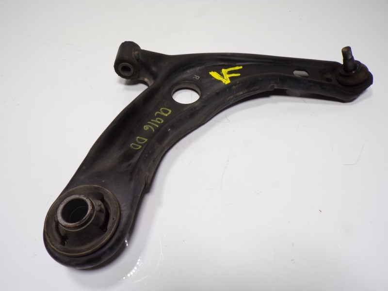 Recambio de brazo suspension inferior delantero derecho para toyota yaris 1.0 cat referencia OEM IAM 4806809150  