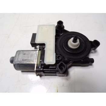 MOTOR ELEVALUNAS TRASERO IZQUIERDO 5Q0959407 5Q0959407 0130822695