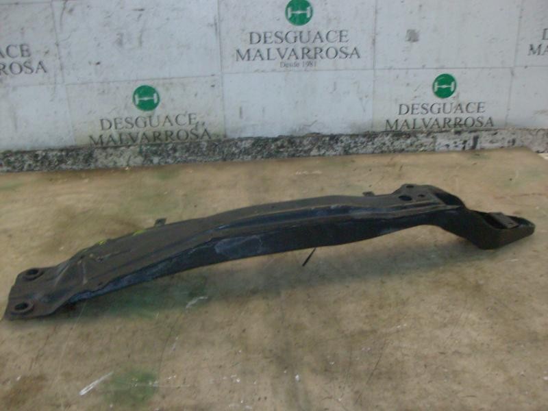 Recambio de travesaño inferior para nissan primera berlina (p12) acenta referencia OEM IAM   