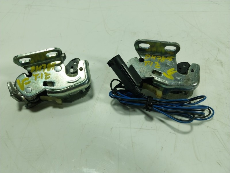 Recambio de cerradura puerta trasera izquierda para mercedes-benz vito kasten 2.1 cdi cat referencia OEM IAM A6397400635  A63974