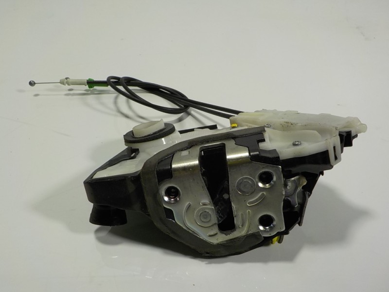 Recambio de cerradura puerta delantera izquierda para toyota yaris 1.0 cat referencia OEM IAM 690400D520 T4311140F3 