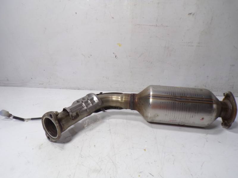 Recambio de catalizador para lexus nx 300h 2wd referencia OEM IAM 1740236090  