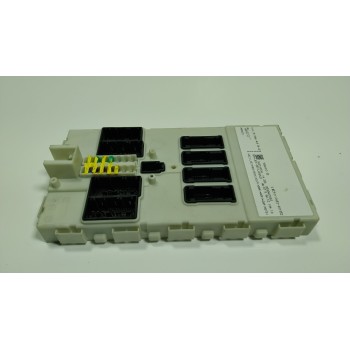 CAJA RELES / FUSIBLES 61359366413 936641302 