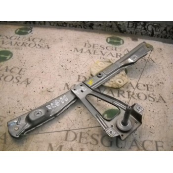 ELEVALUNAS TRASERO DERECHO 