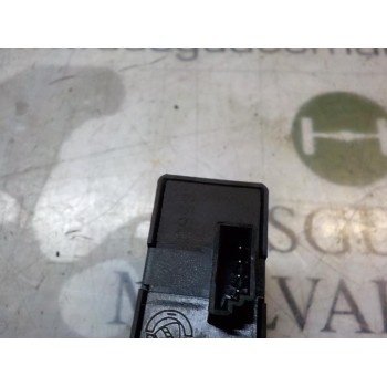 MANDO ELEVALUNAS TRASERO DERECHO 735386386 