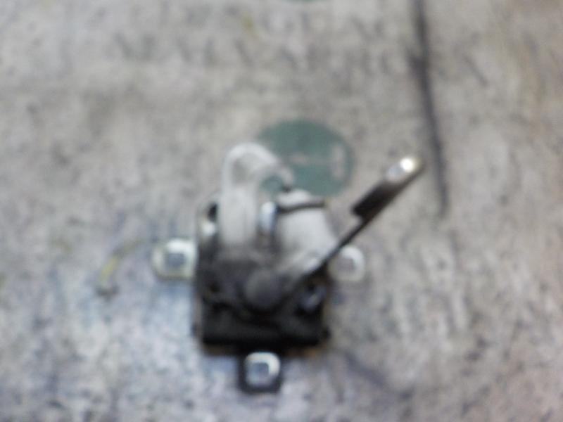 Recambio de cerradura capot para fiat grande punto (199) 1.9 8v jtd cat (939a1000 / 192a8000) referencia OEM IAM 51780520  