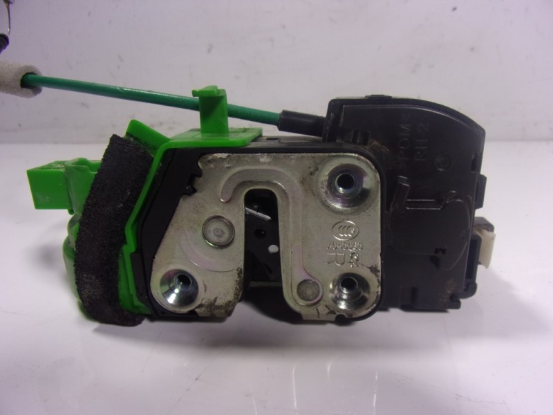 Recambio de cerradura puerta delantera derecha para hyundai i40 1.7 crdi cat referencia OEM IAM 813203Z020 813203Z020 