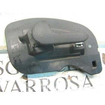 MANETA INTERIOR DELANTERA IZQUIERDA 