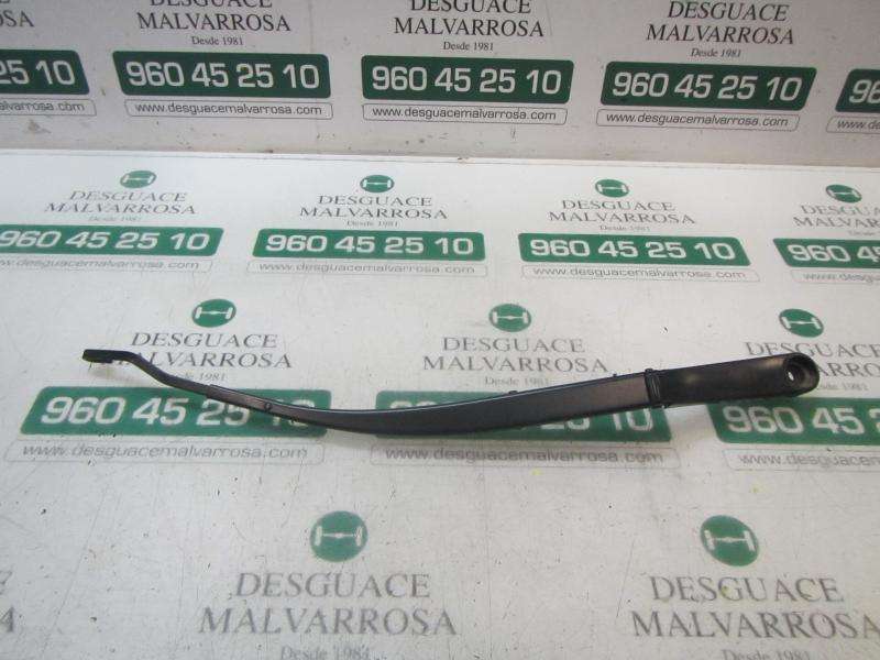 Recambio de brazo limpia delantero derecho para kia cee´´d sporty wagon active referencia OEM IAM 983201H300  