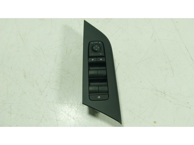 Recambio de mando elevalunas delantero izquierdo para toyota c-hr (_x1_) 2.0 hybrid (maxh10) referencia OEM IAM 84040F4120 TM471