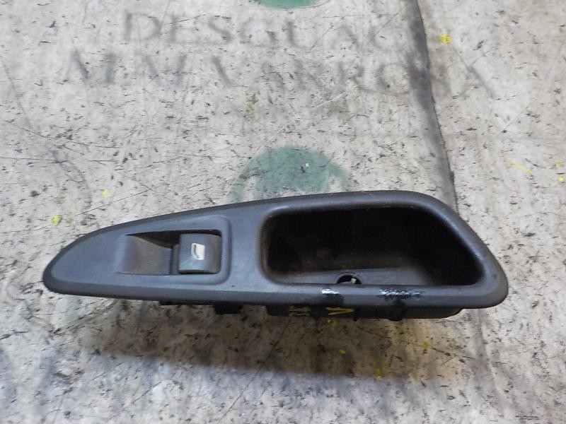 Recambio de mando elevalunas trasero izquierdo para peugeot 308 sw 1.6 hdi fap cat (9hz / dv6ted4) referencia OEM IAM   