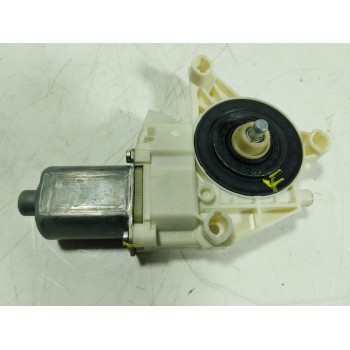 MOTOR ELEVALUNAS DELANTERO DERECHO A4479063600 