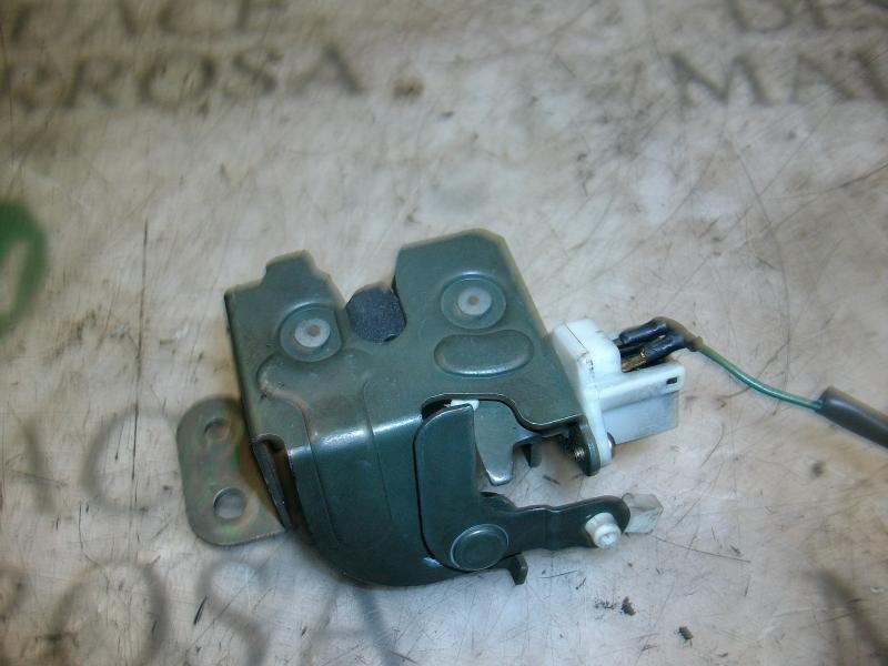 Recambio de cerradura maletero / porton para hyundai santa fe (sm) 2.0 gls crdi 4x4 referencia OEM IAM 8123026000  