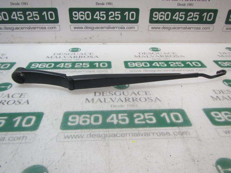 Recambio de brazo limpia delantero izquierdo para kia cee´´d sporty wagon active referencia OEM IAM 983101H300  