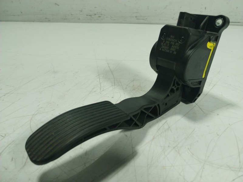 Recambio de potenciometro pedal para mercedes-benz vito kasten 2.1 cdi cat referencia OEM IAM A9073010100  